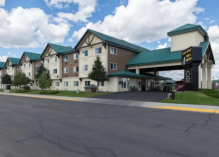 Gray Wolf Inn & Suites