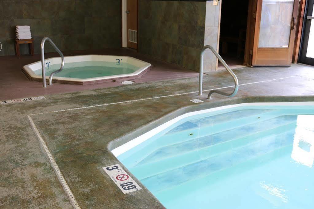 Hotel Gray Wolf & 2*