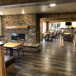 Clubhouse Inn