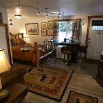 Yellowstone Motel - Adults Only - All Rooms Have Kitchens