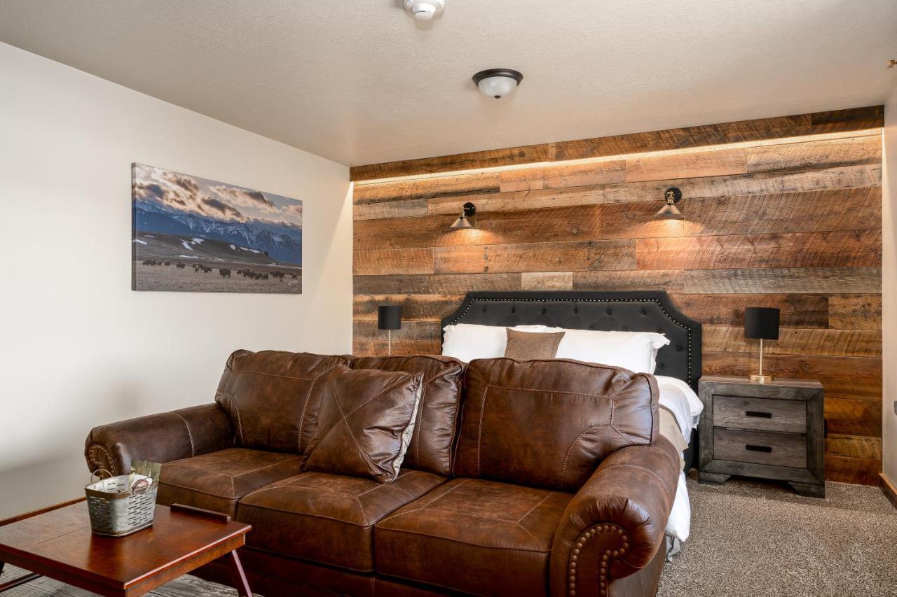 The Adventure Yellowstone Inn