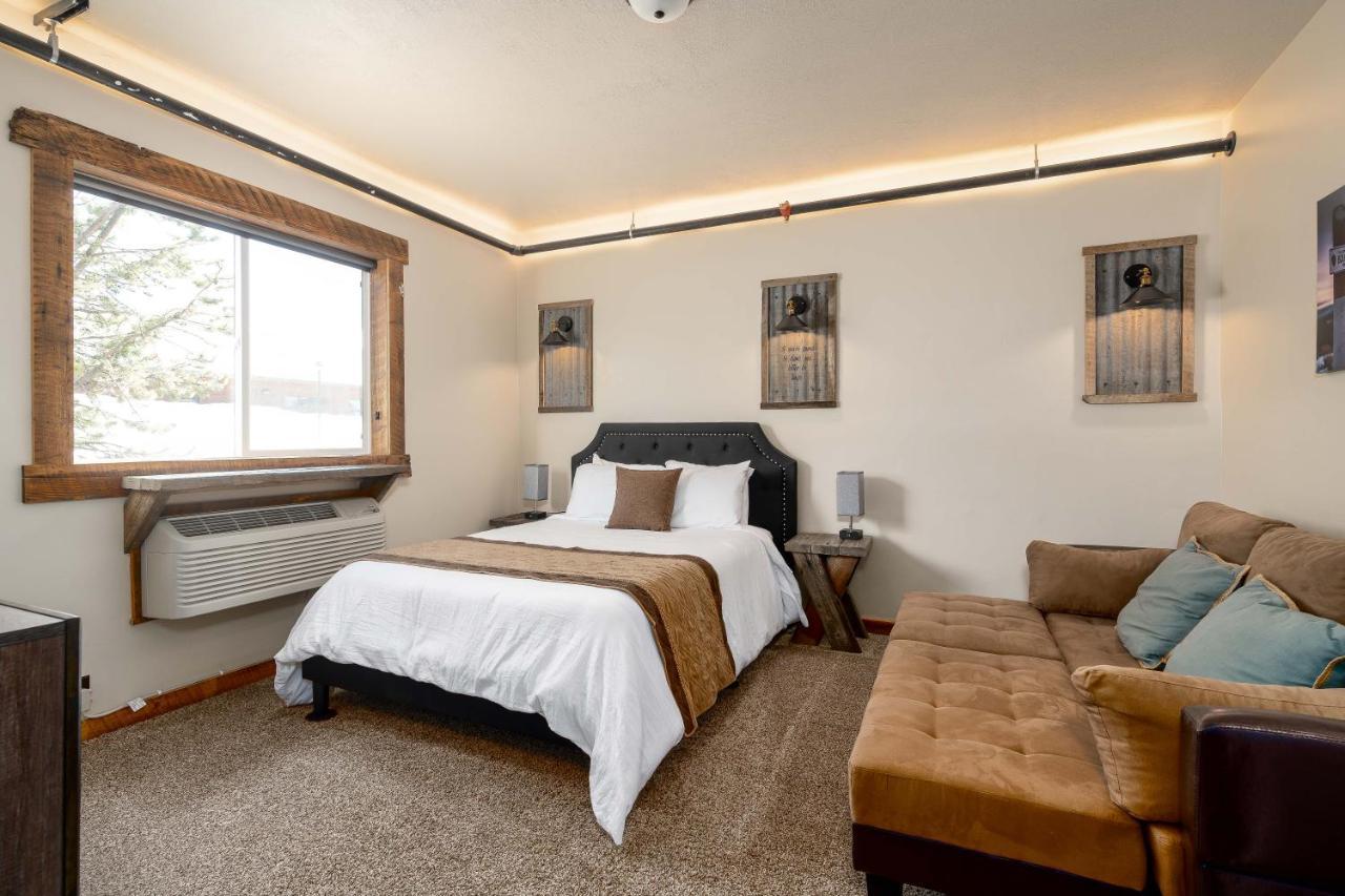 The Adventure Yellowstone Inn