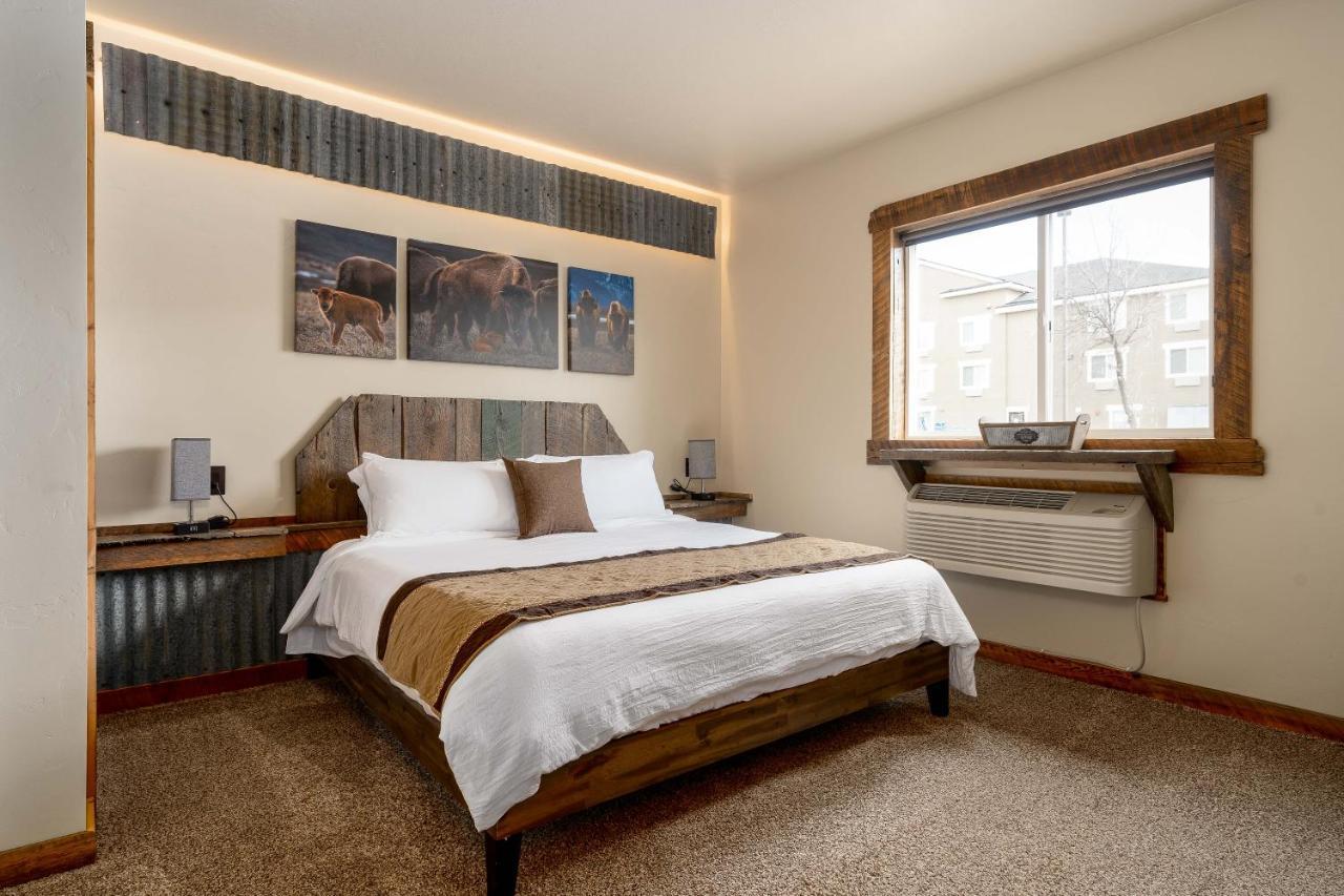 The Adventure Yellowstone Inn