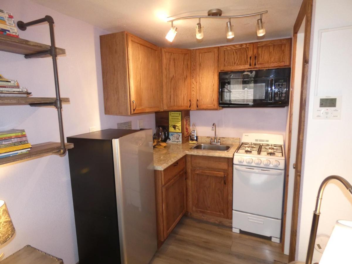 Yellowstone - Adults Only - Have Kitchens West Yellowstone