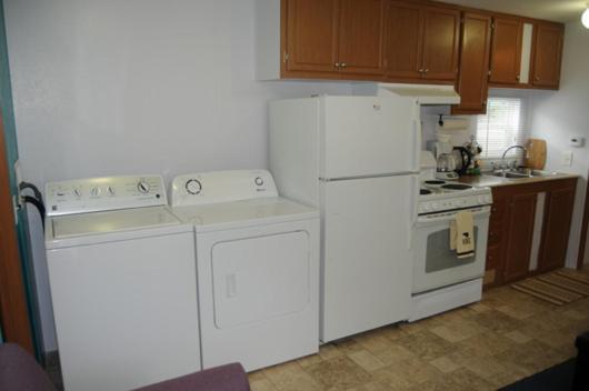 Yellowstone - Adults Only - Have Kitchens