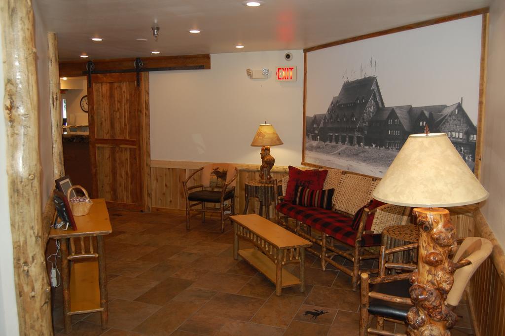 Kelly Hotel