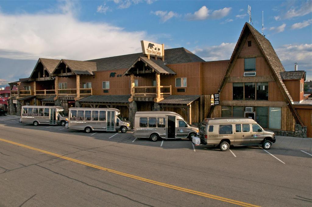 Three Bear * West Yellowstone