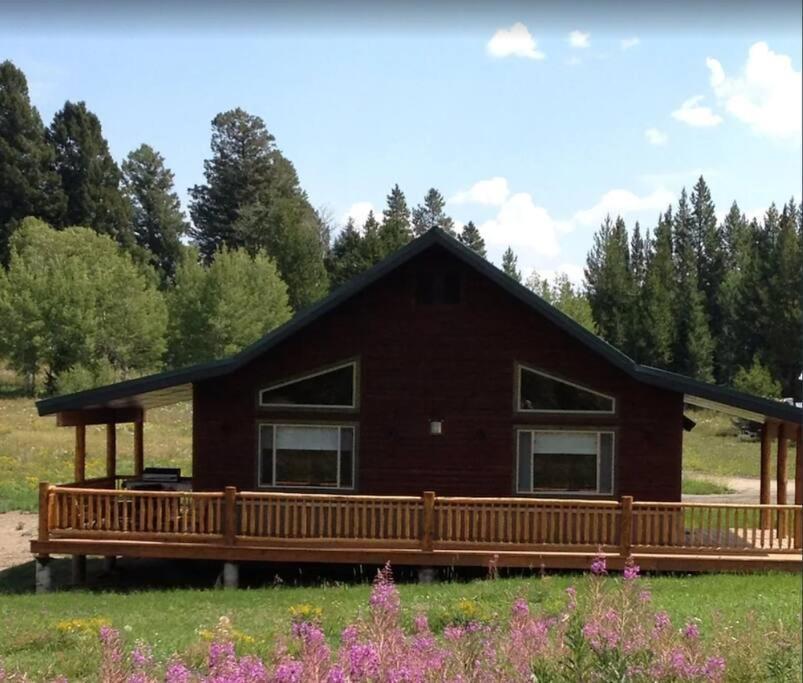 Holiday home Fox Den West Yellowstone