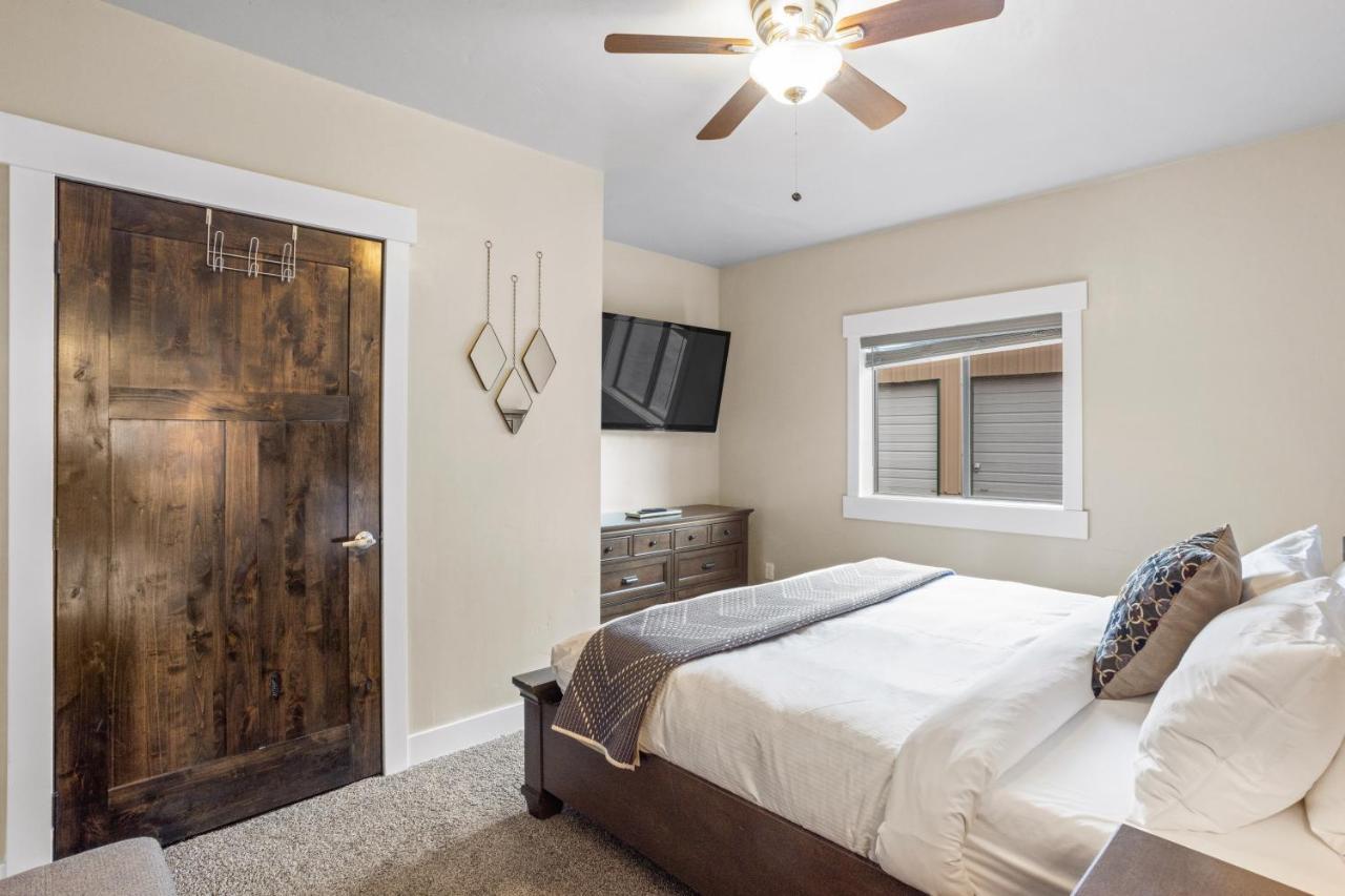 The Yellowstone Hideaway Unit B Apartment West Yellowstone