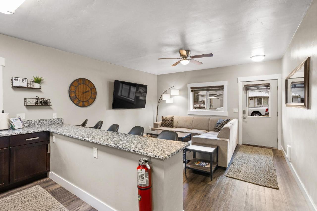 Apartment The Yellowstone Hideaway Unit B *