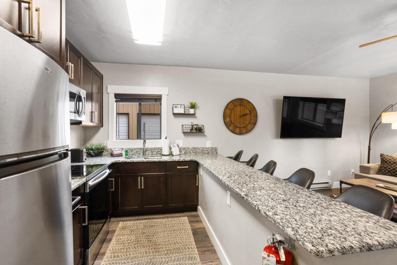The Yellowstone Hideaway Unit B Apartment *