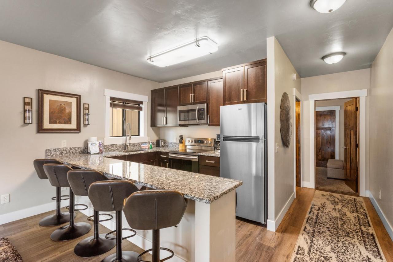 The Yellowstone Hideaway Unit A Apartment