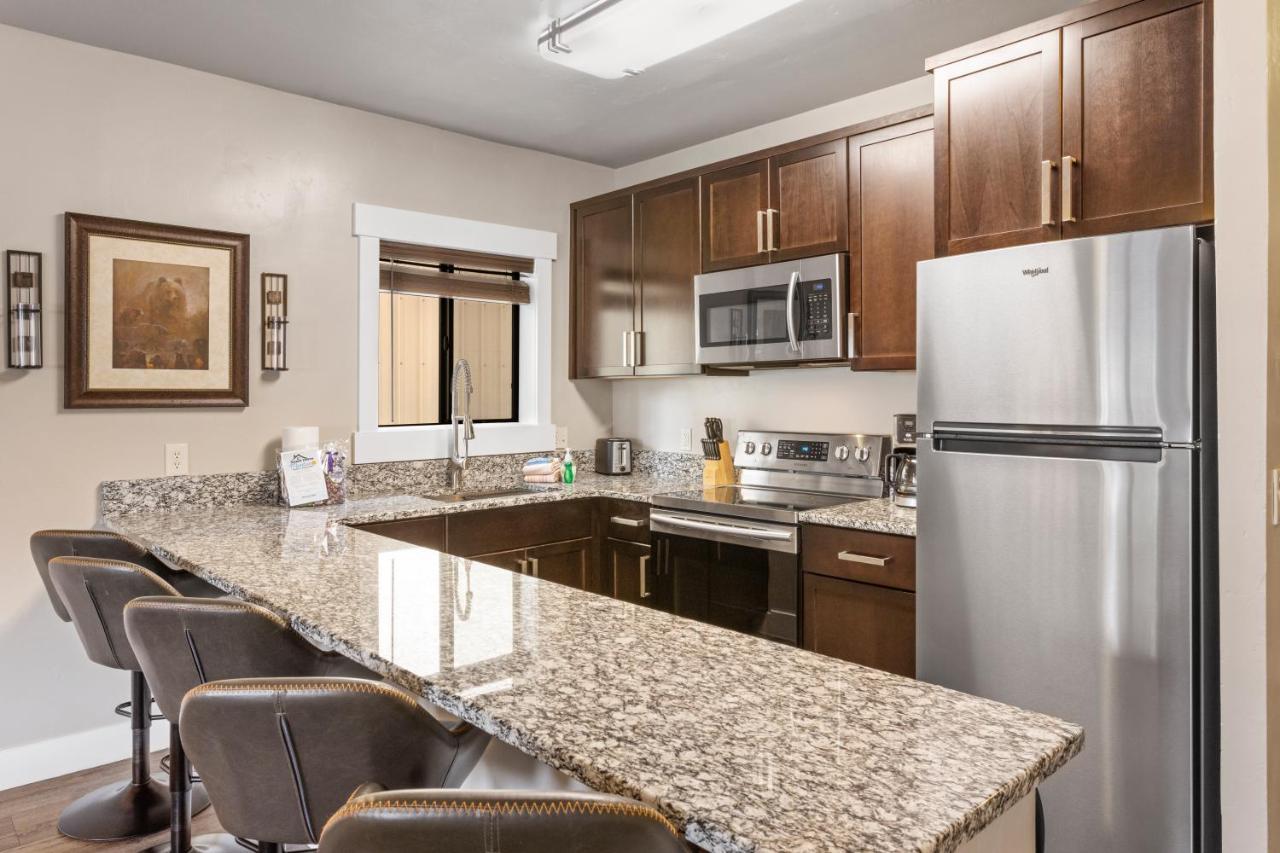 The Yellowstone Hideaway Unit A