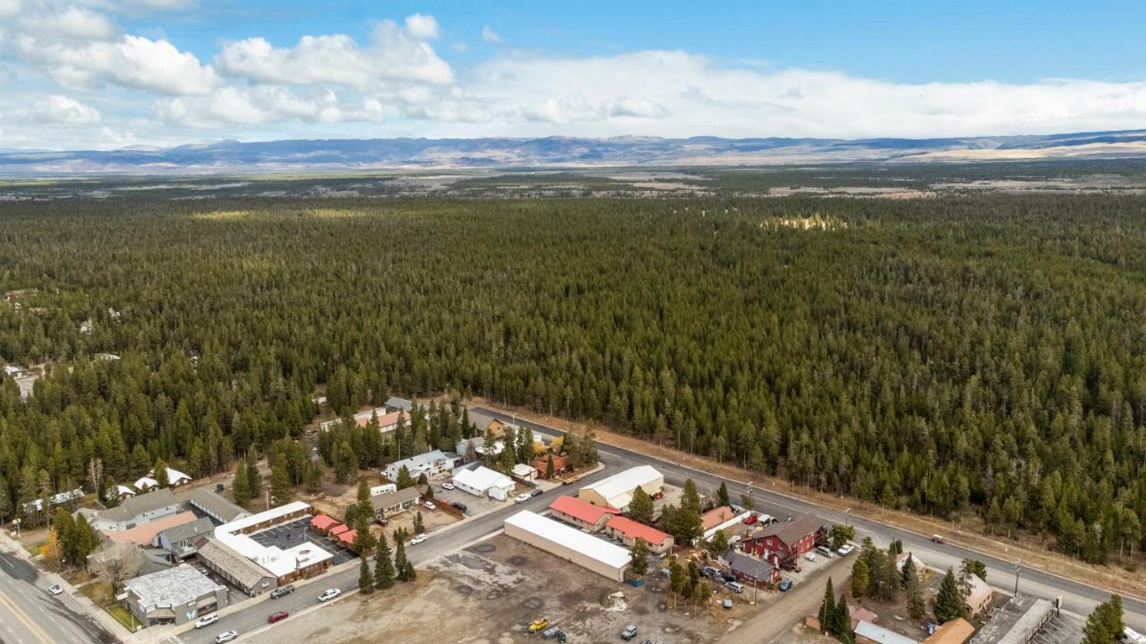 The Yellowstone Hideaway Unit A *