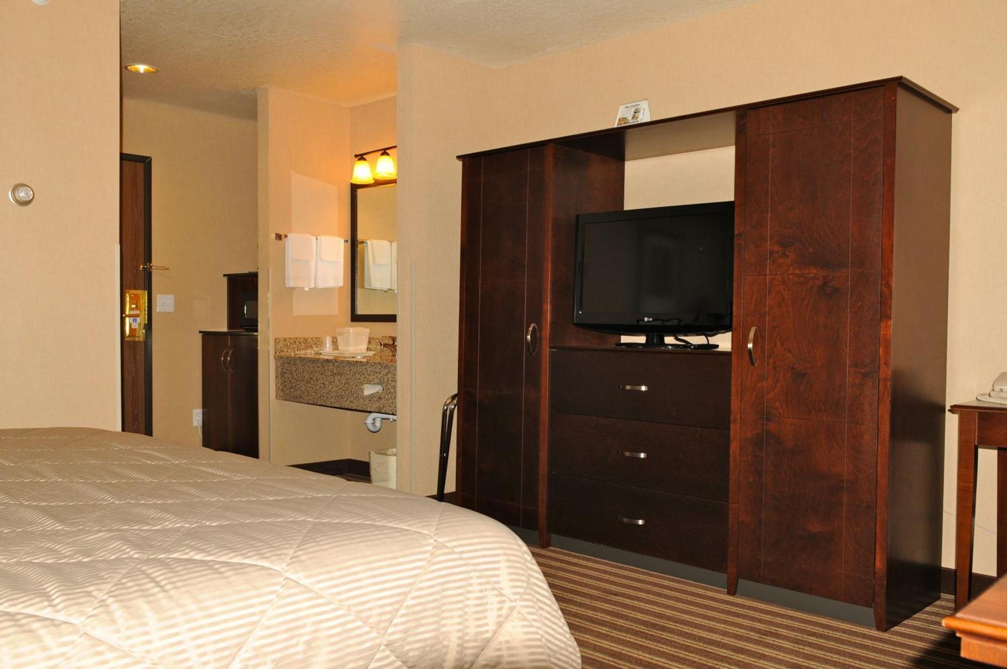 Hotel Yellowstone West Gate 2*