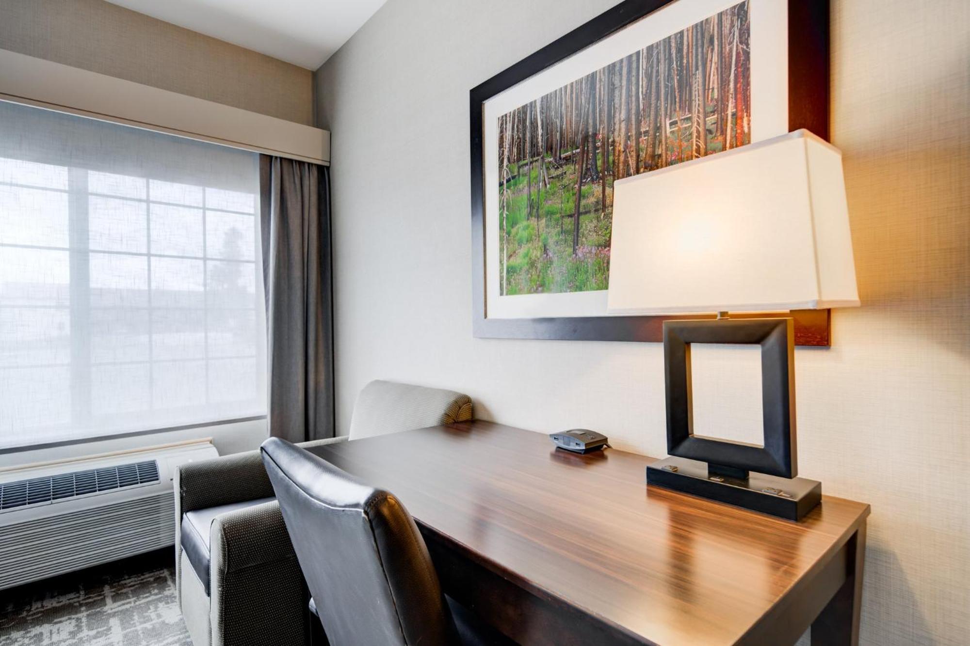 Hotel By Ihg West Yellowstone