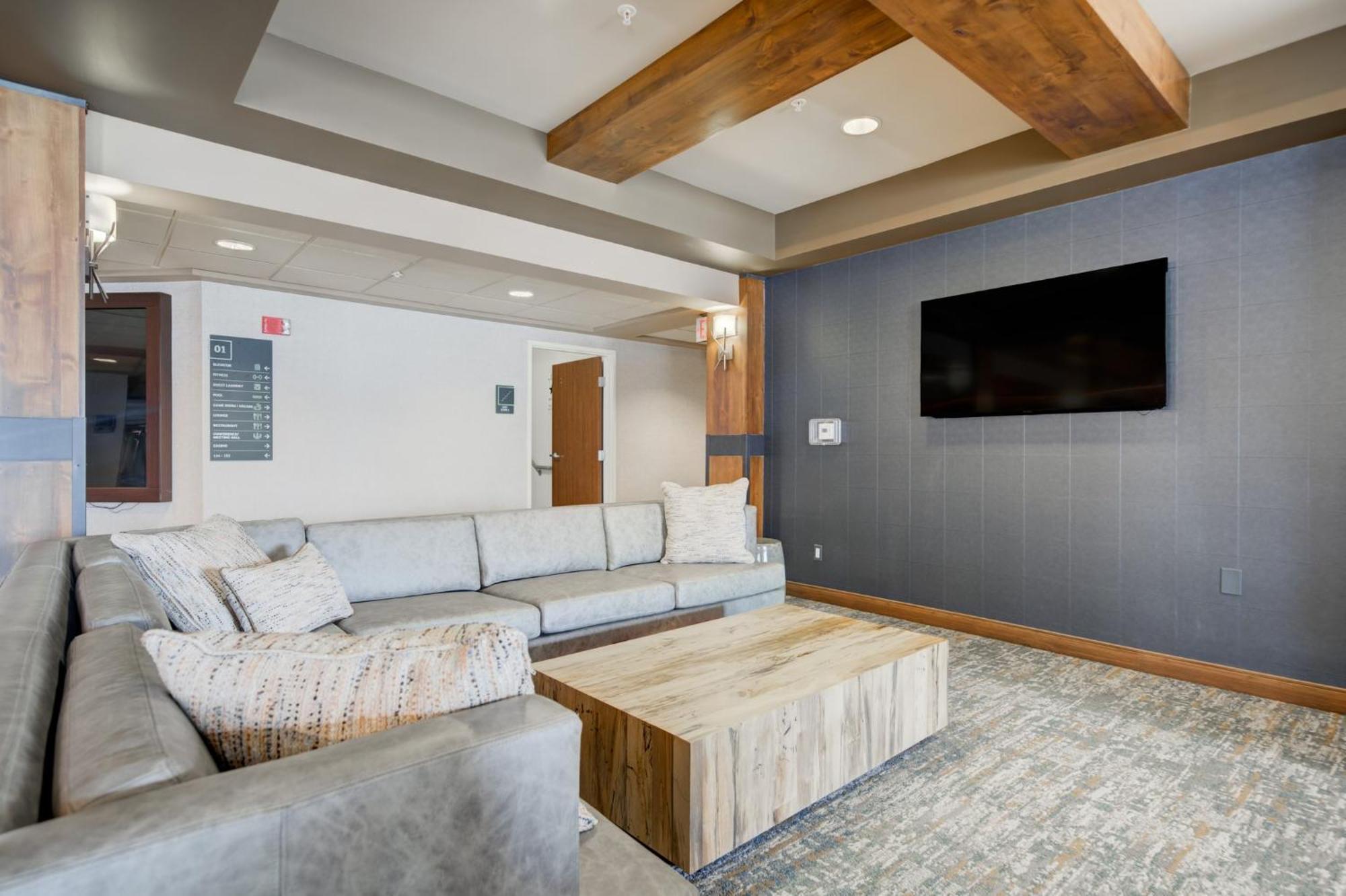 Hotel By Ihg West Yellowstone