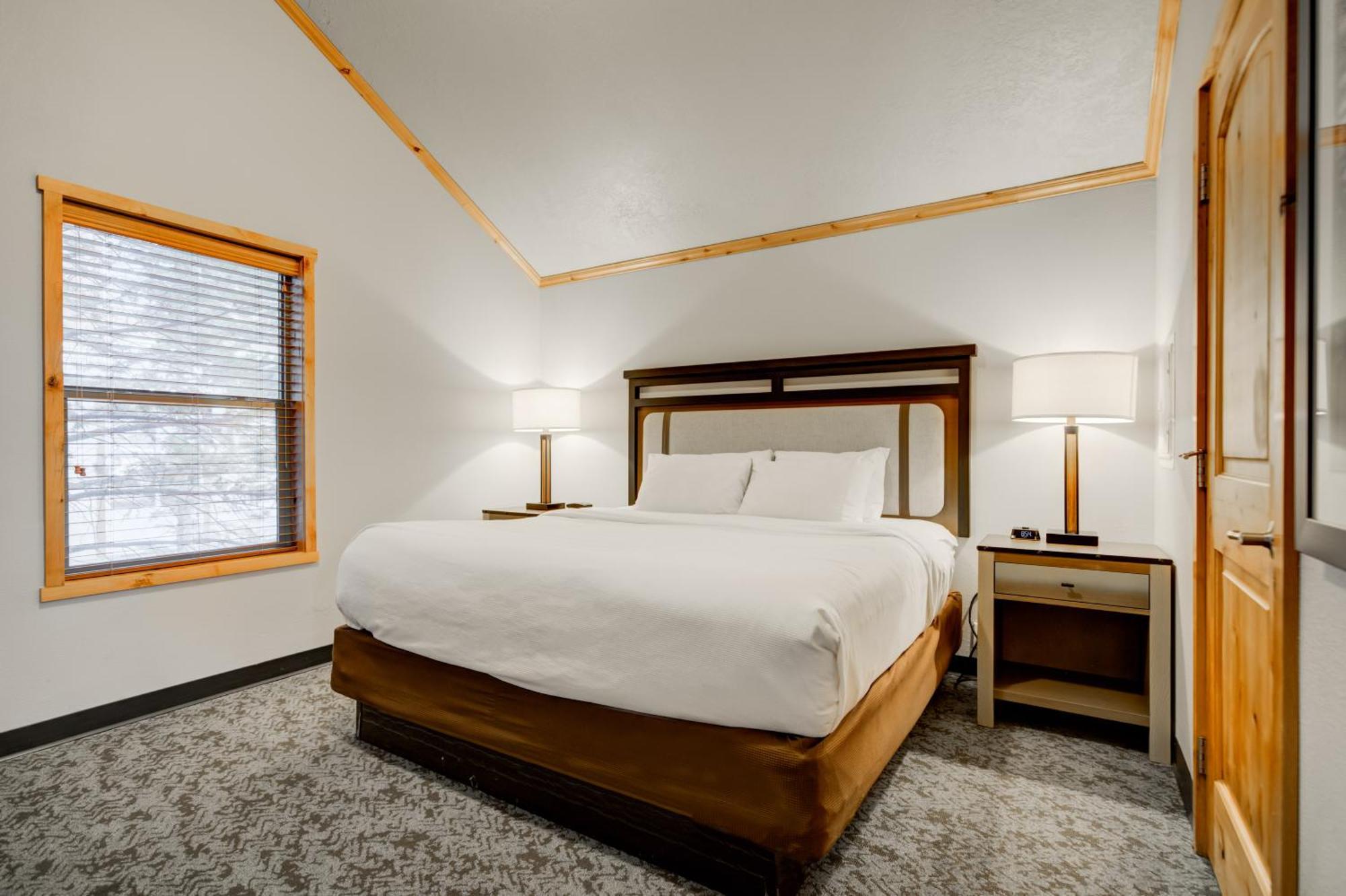 Lodge Explorer At Yellowstone West Yellowstone