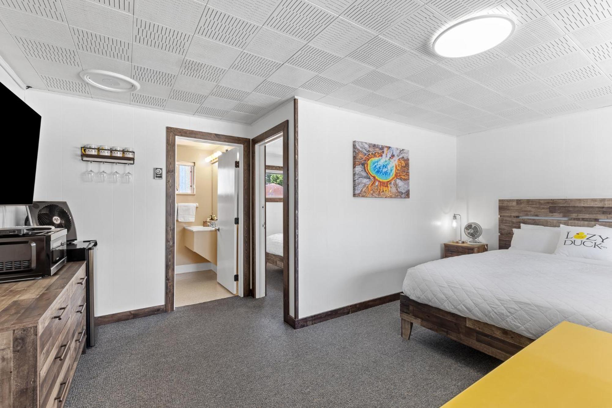 Lazy Duck Hotel