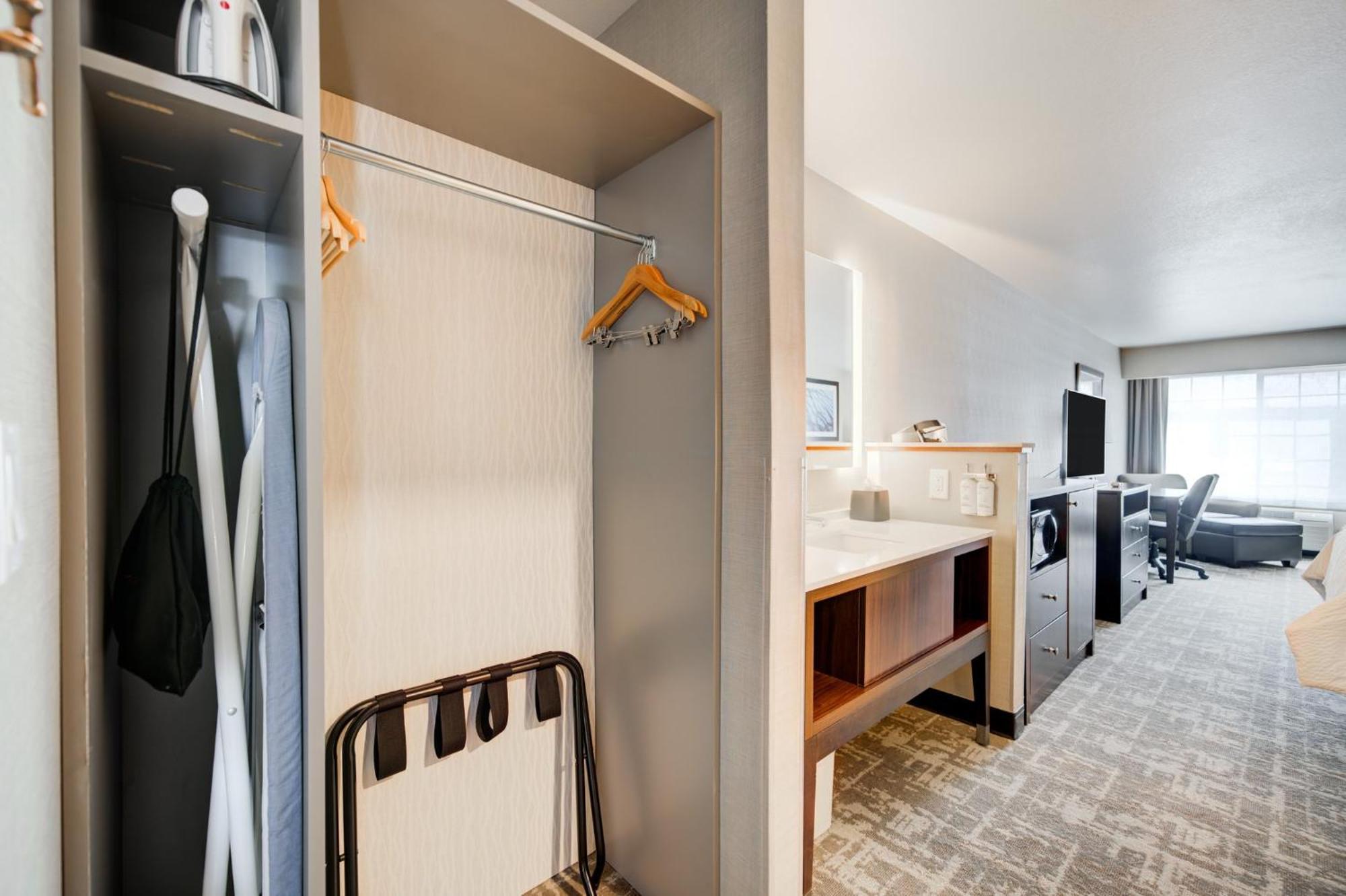 Hotel By Ihg West Yellowstone