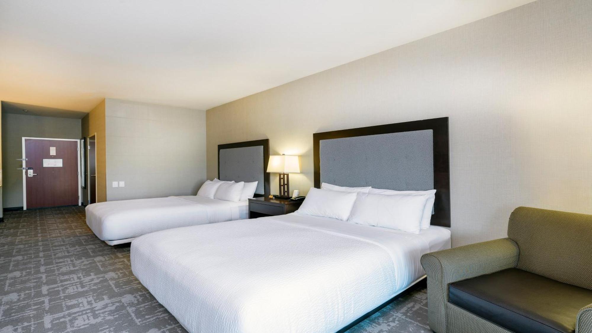 By Ihg