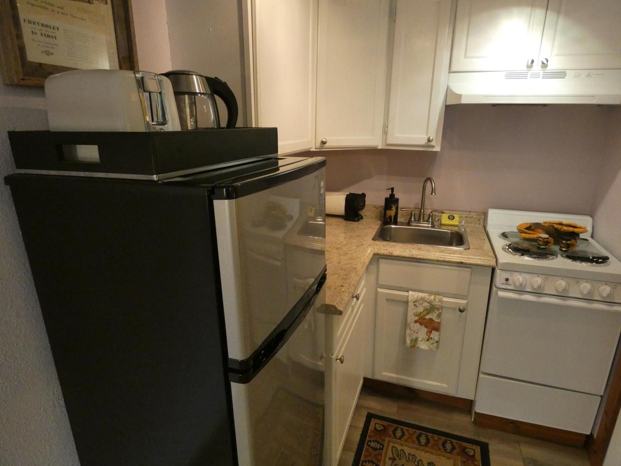 Yellowstone - Adults Only - Have Kitchens