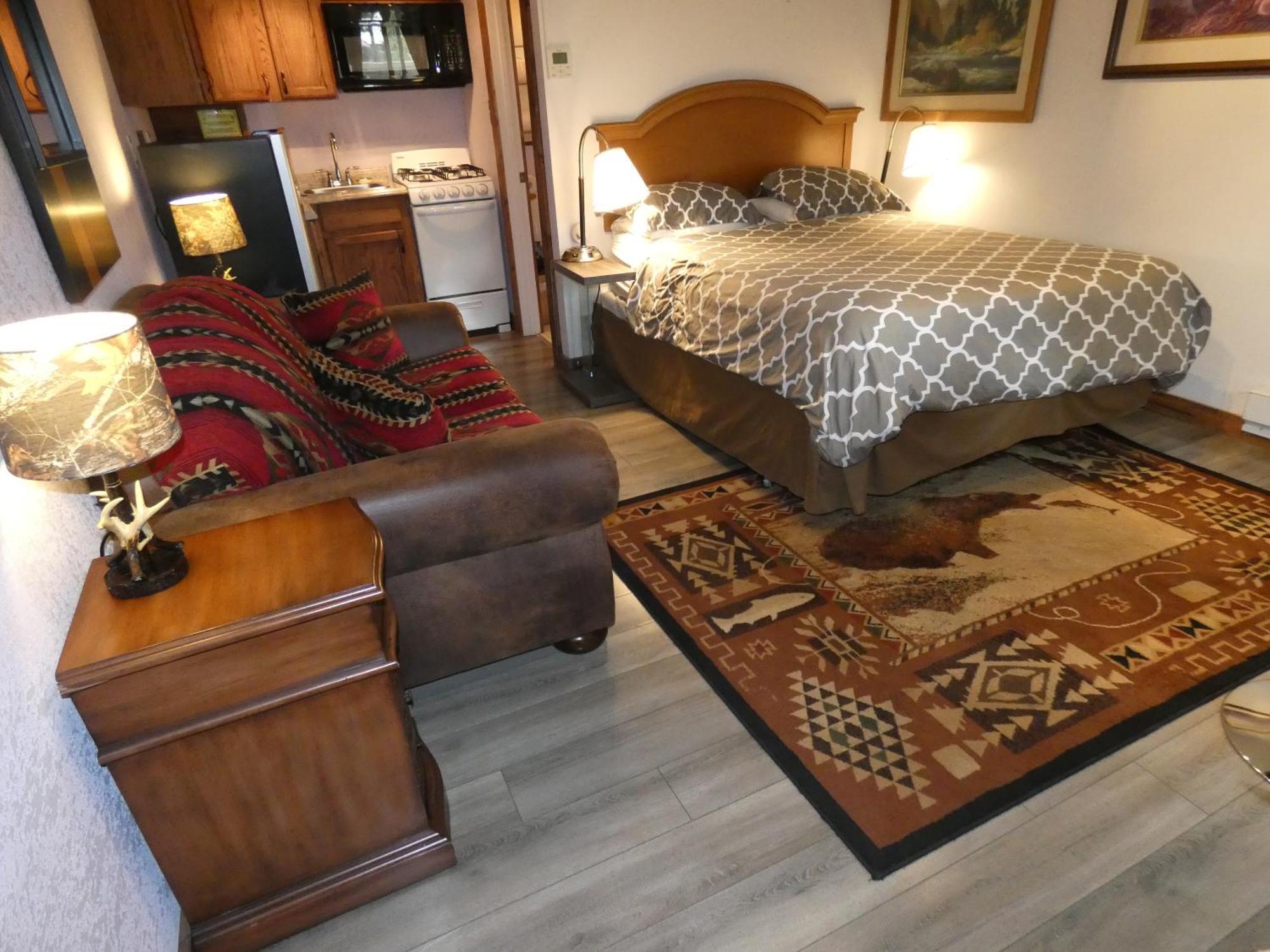 Yellowstone - Adults Only - Have Kitchens West Yellowstone