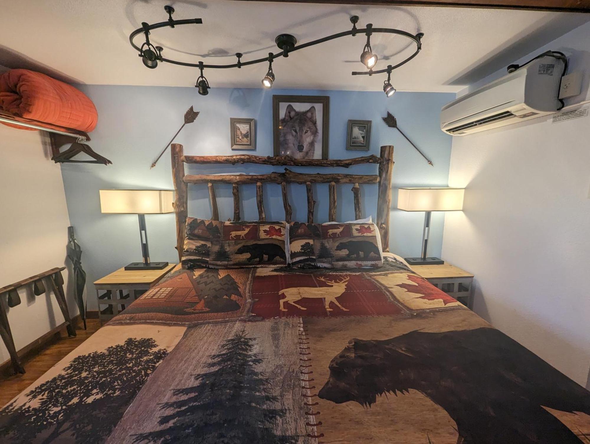 Yellowstone - Adults Only - Have Kitchens