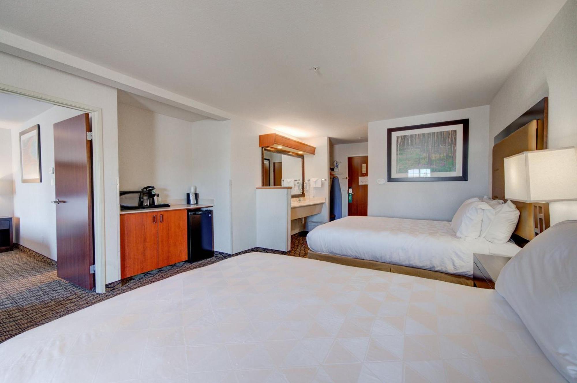 Hotel By Ihg 3*
