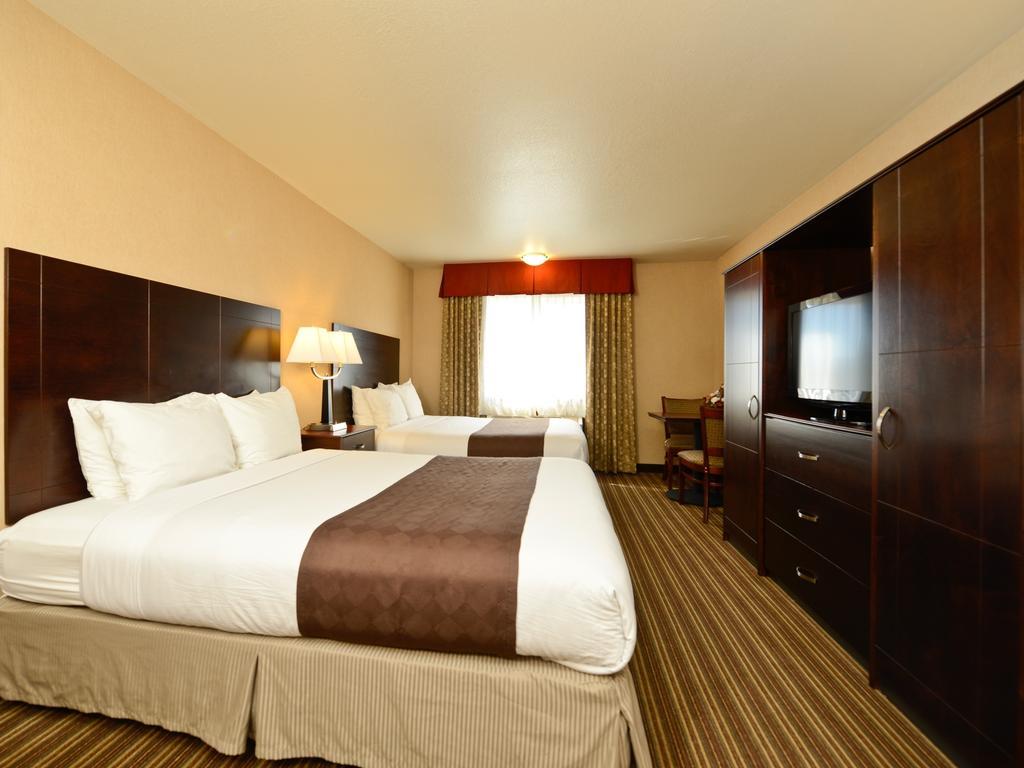 Hotel Yellowstone West Gate 2*