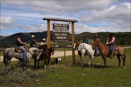 Parade Rest Ranch 3*