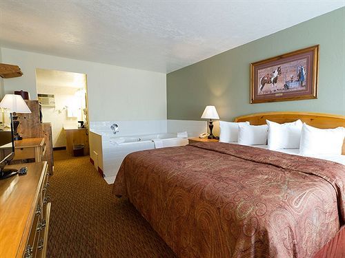 Three Bear Lodge West Yellowstone