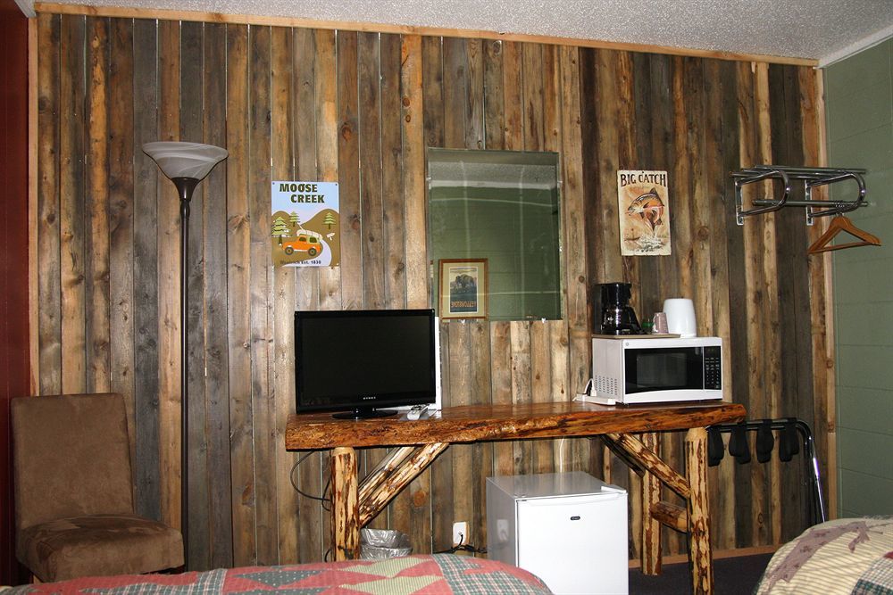 Moose Creek Motel