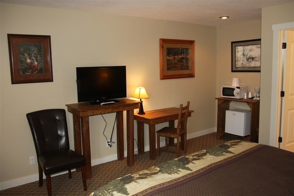 Moose Creek Motel 2*