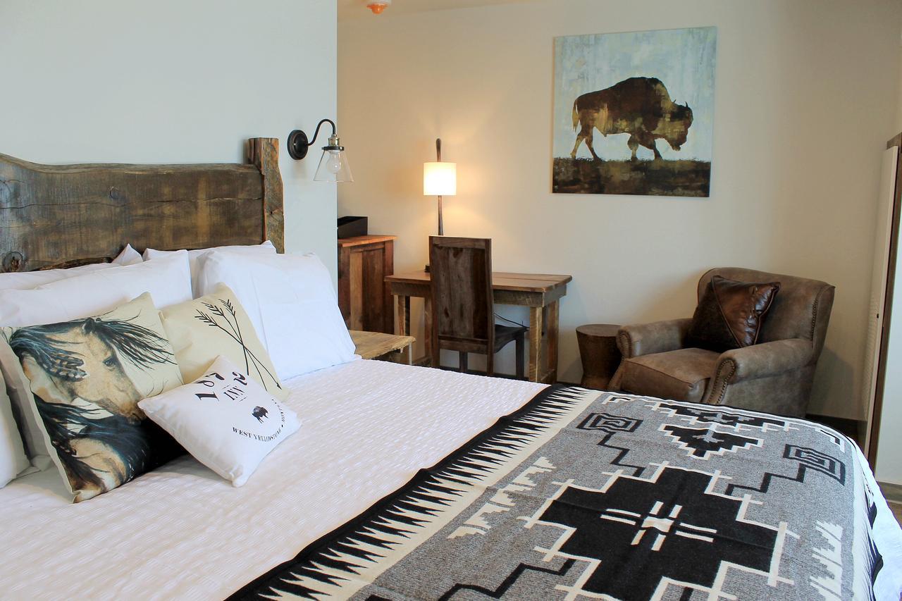 1872 - Adults Exclusive 3* West Yellowstone