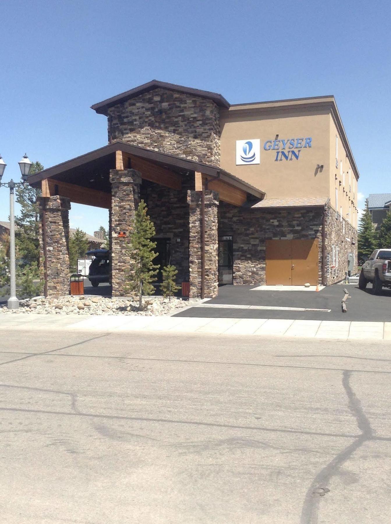 Geyser Hotel 2*