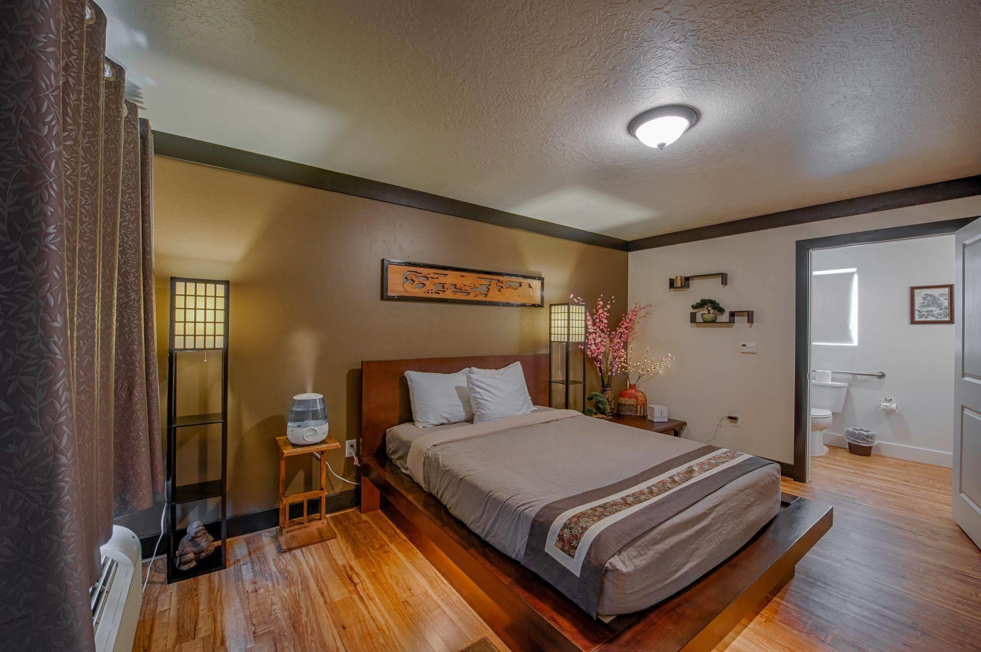 Tao's 2* West Yellowstone