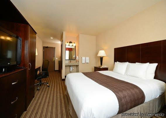 Yellowstone West Gate Hotel