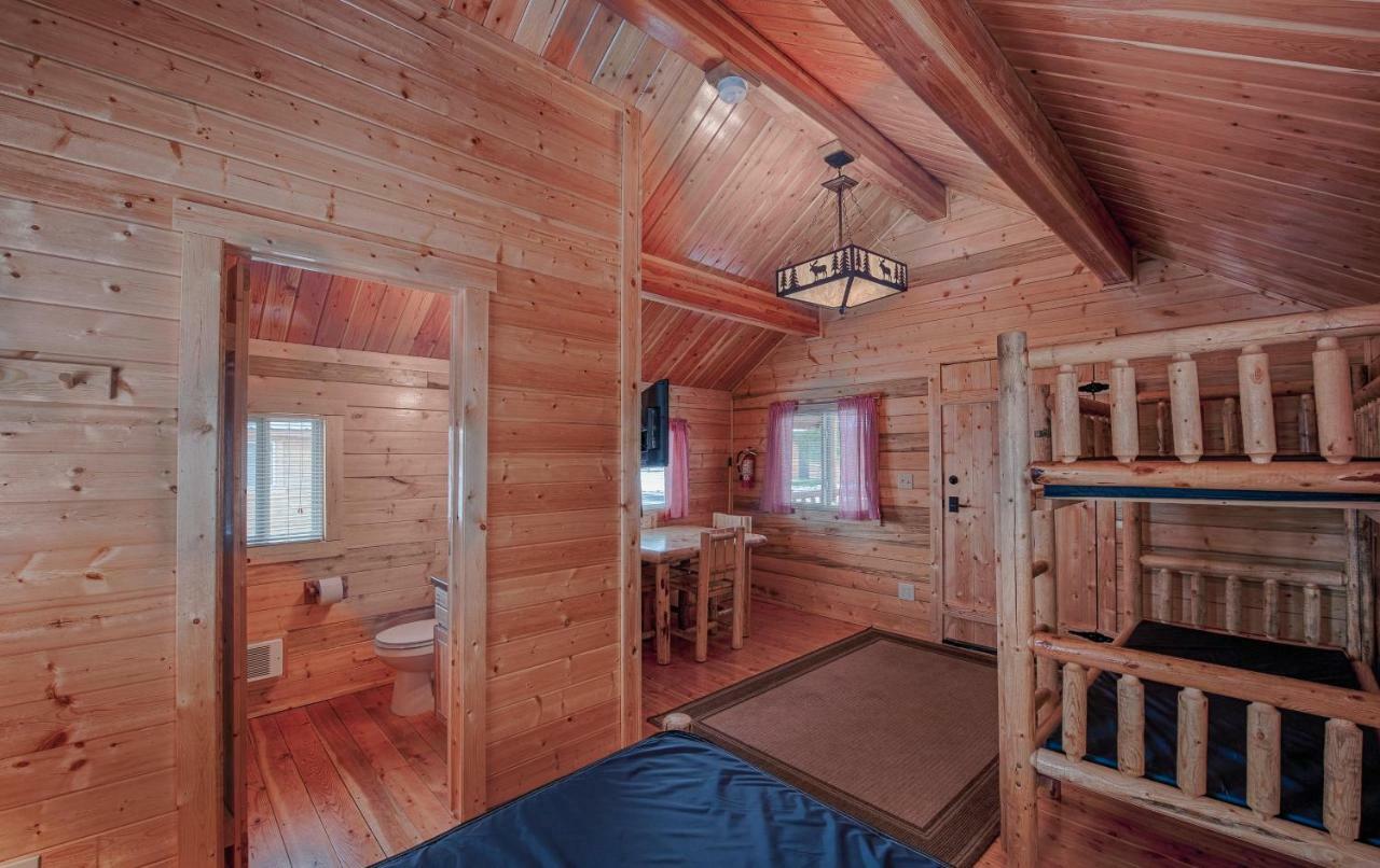 Lodge Yellowstone Grizzly Rv Park And Cabins