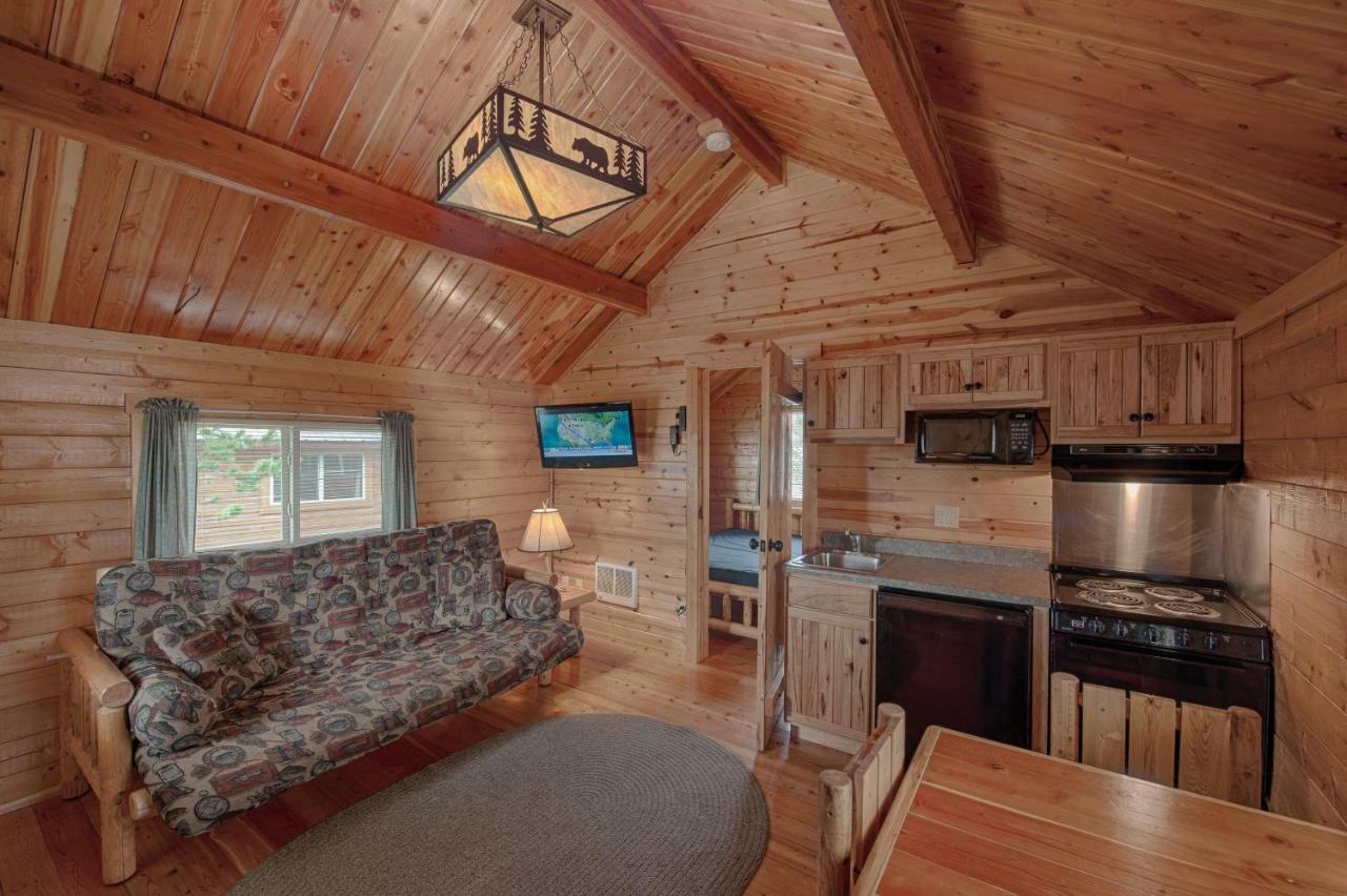 Lodge Yellowstone Grizzly Rv Park And Cabins