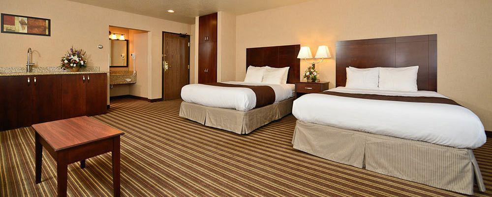 Yellowstone West Gate Hotel 2*