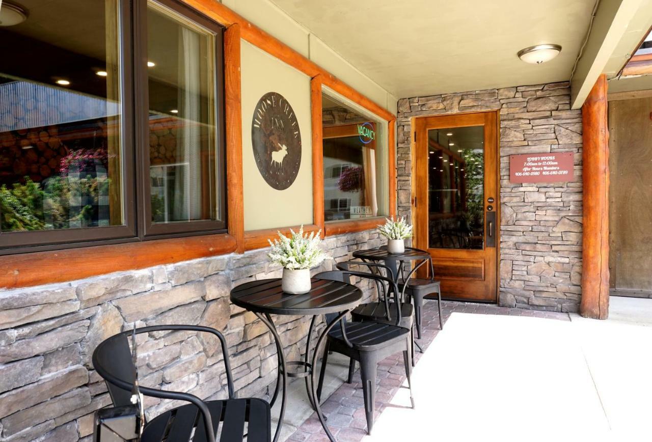 Moose Creek Motel