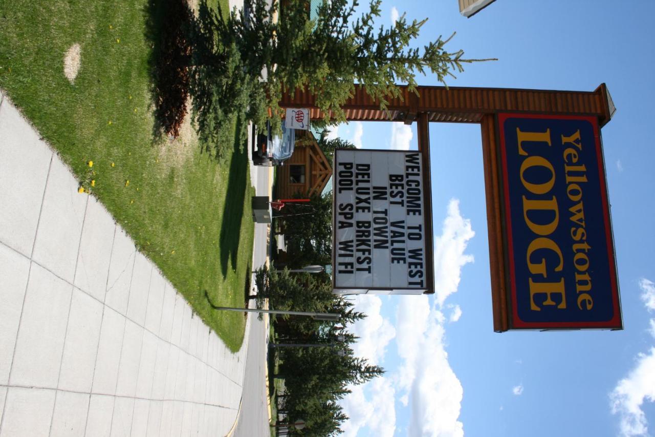 Yellowstone Hotel