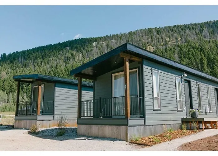 Terra Nova Cabins