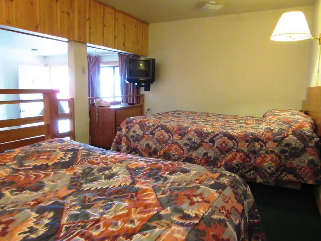 Travelers Motel