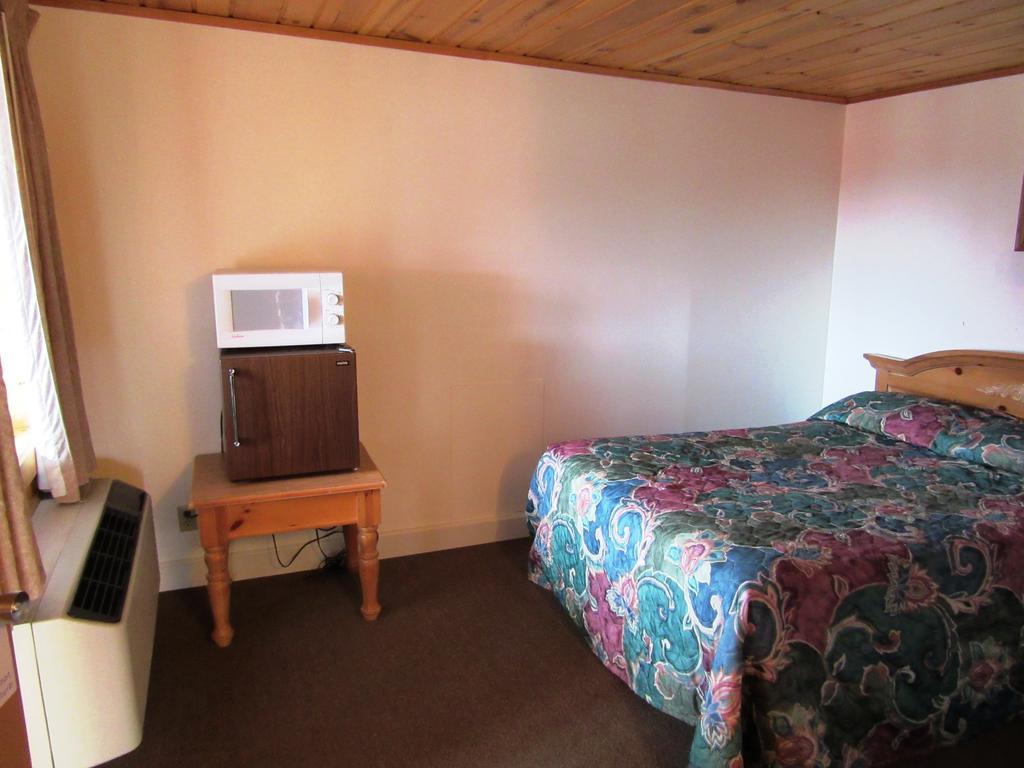 Motel Travelers