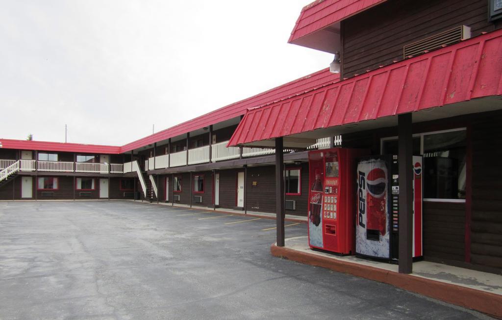 Travelers Motel 2*