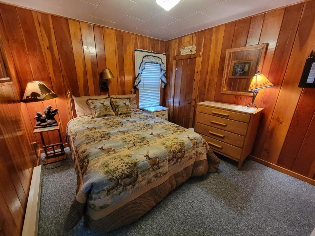 Wagon Wheel Hotel 3*