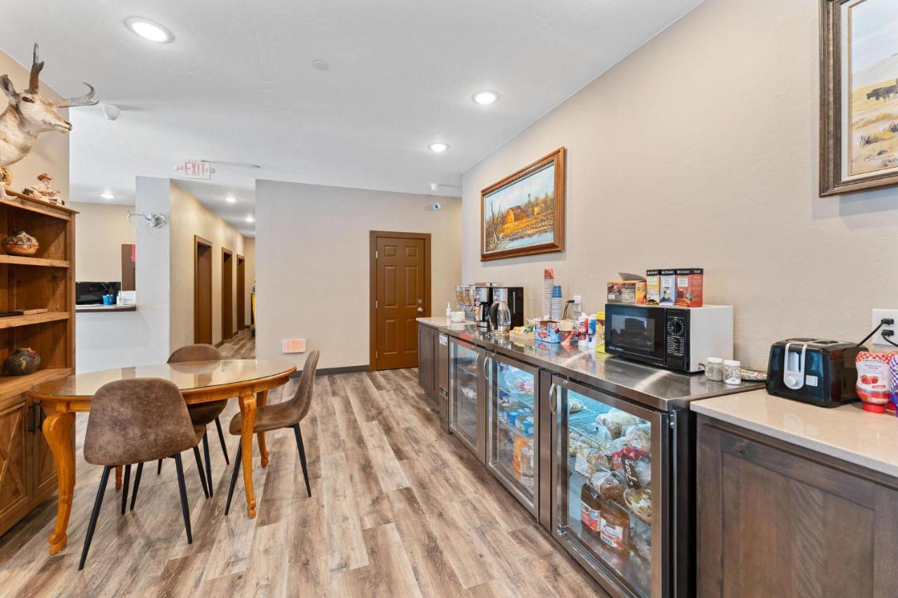 Wagon Wheel Hotel 3*