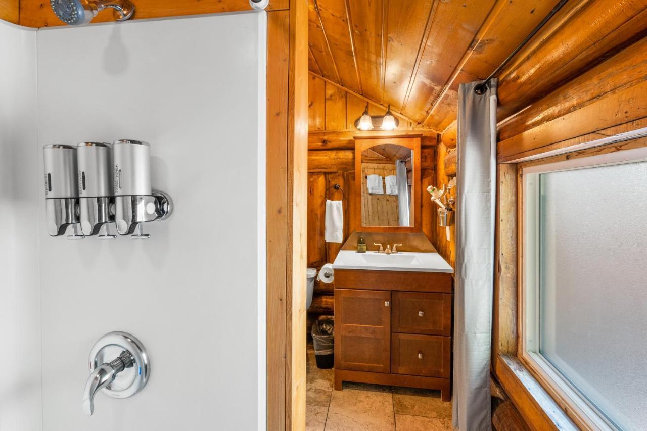 The Bucking Moose Hotel *